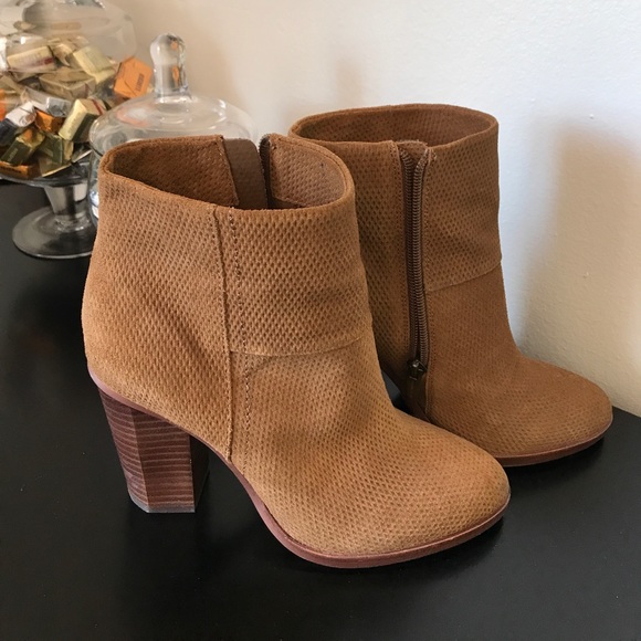 Vince Camuto bootie - Picture 1 of 8